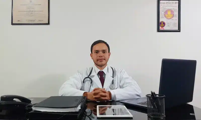 Doctor Alejandro Gonzales Especialista en Gastroenterología en Lima Perú